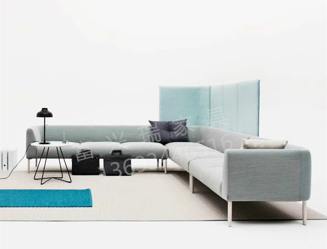 現(xiàn)代沙發(fā)